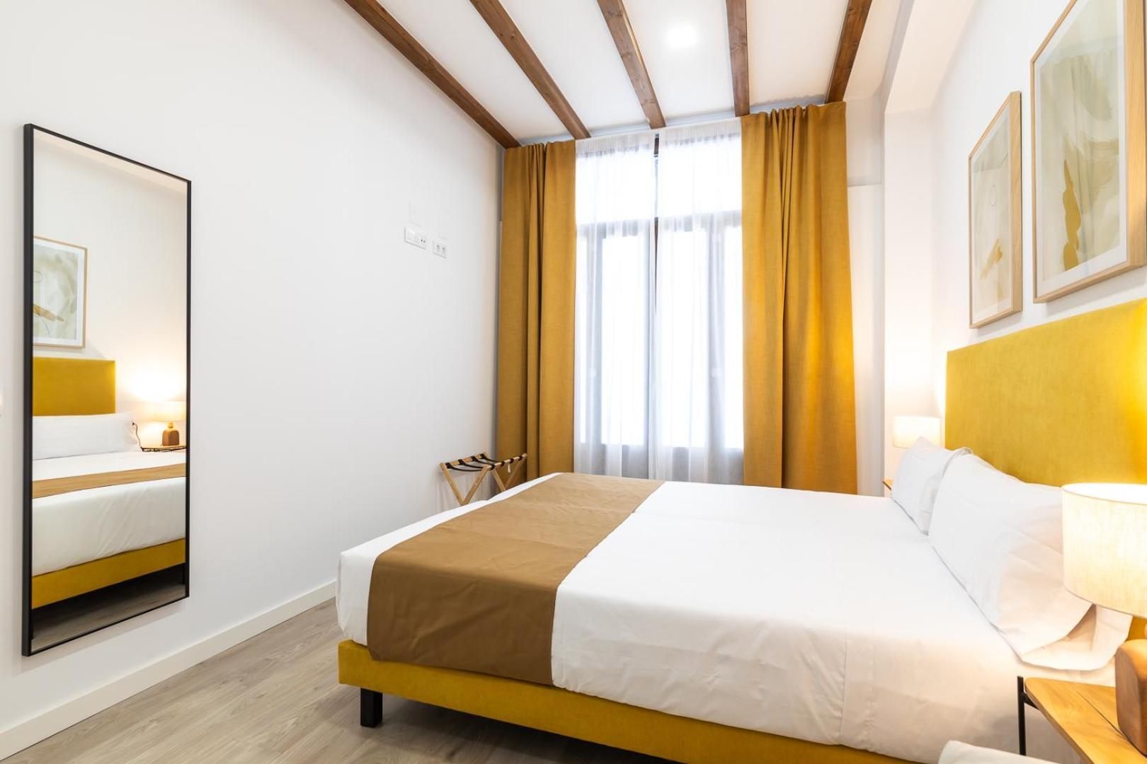 Moontels Plaza De Vannes Валенсия Екстериор снимка